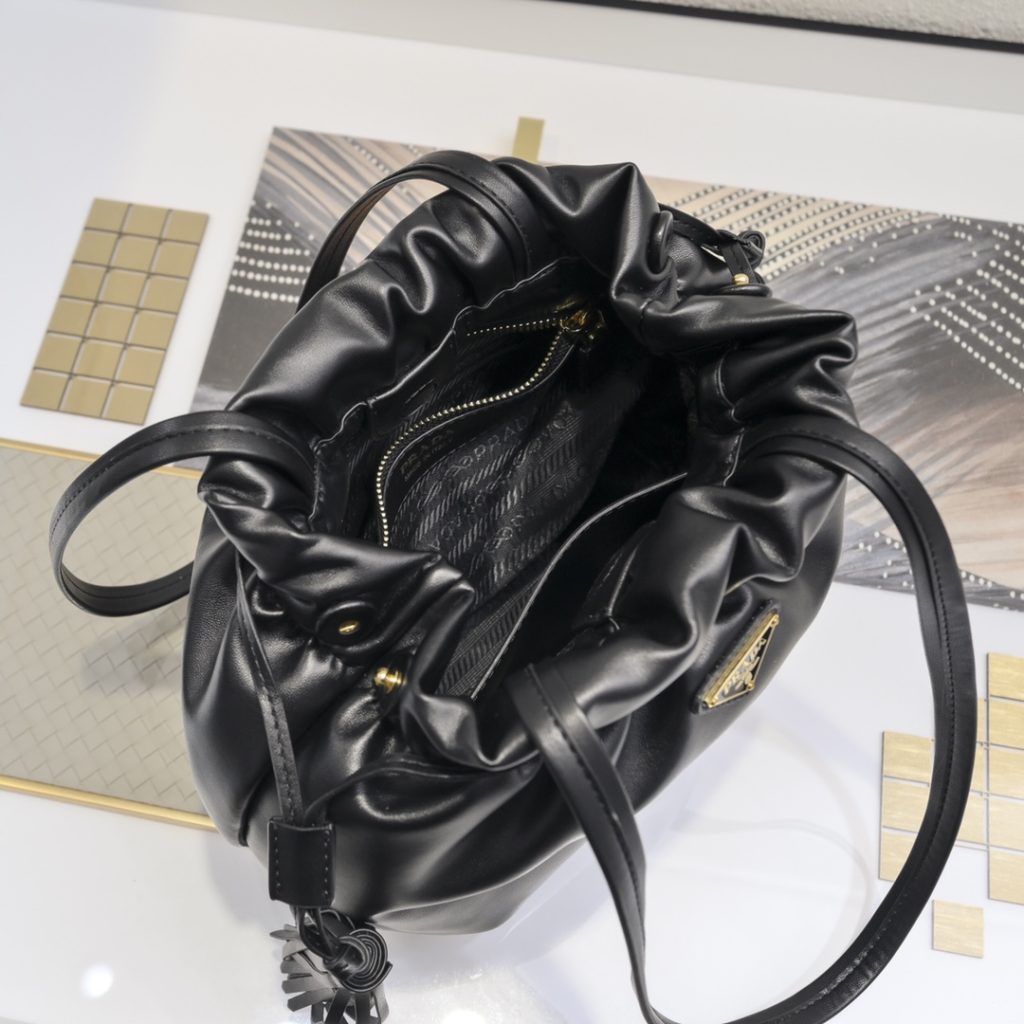 プラダ 可愛い ナッパレザー ショルダーバッグ PRADA バケットバッグ 巾着バッグ ハンドバッグ レディース肩掛けバッグ - 画像 7