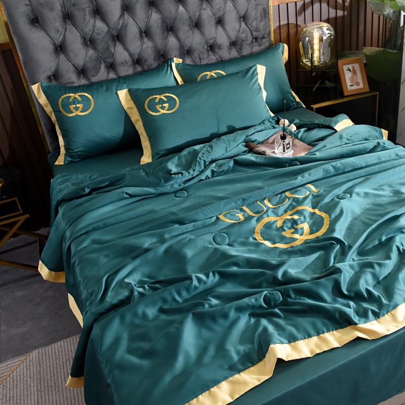 GUCCI グッチ　夏布団セット4点　羽毛肌掛け布団/ベッドシーツ/枕カバー　ひんやり接触冷感キルトケット　シルク刺繍 - 画像 3