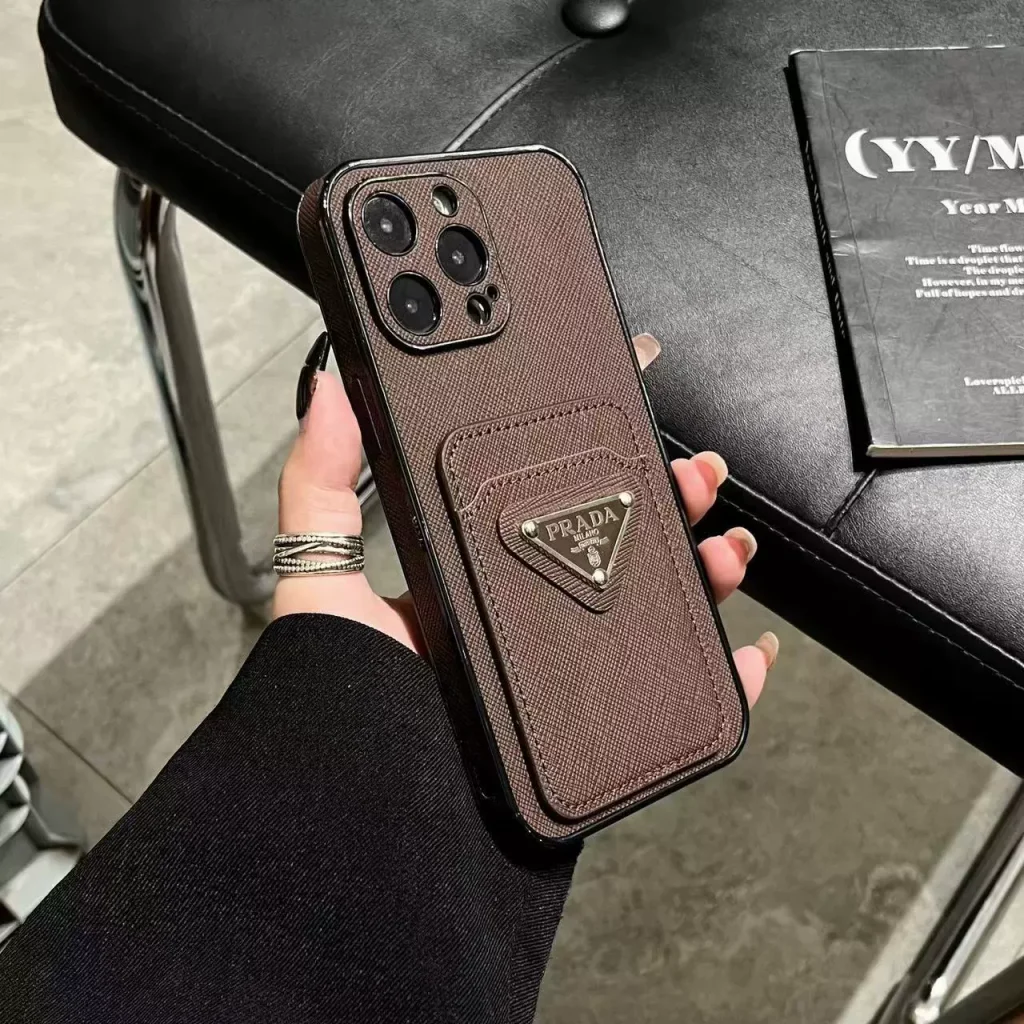 iPhoneケースプラダ マルチポケットスマホケース 1色入 財布・小物｜毎日にカード収納を写真で確認 - 商品画像 4