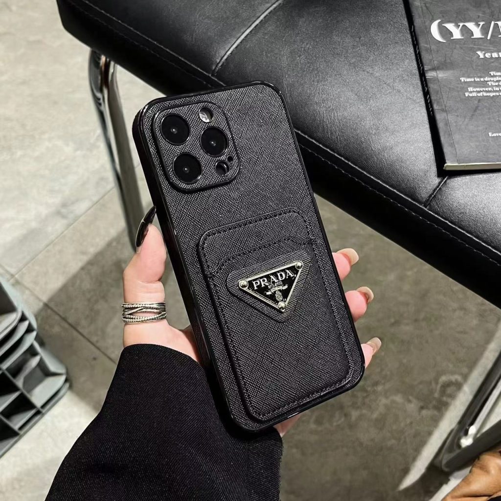 iPhoneケースプラダ マルチポケットスマホケース 1色入 財布・小物｜毎日にカード収納を写真で確認 - 商品画像 3