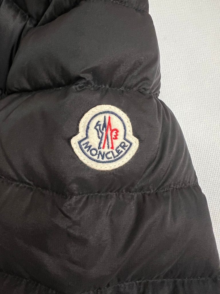 秋冬限定　MONCLER　HEDE　モンクレール　ヘデ　ダウンジャケット　ダウンコート　ショットダウンジャケット　ショート丈　フード付き　2色選択可能 - 画像 7