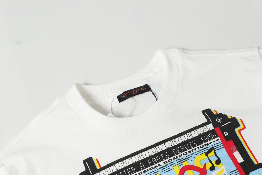 ルイヴィトン　Louis Vuitton　半袖シャツ　Ｔシャツ　ホワイト　T-Shirt　クルーネック　プリントシャツ - 画像 4