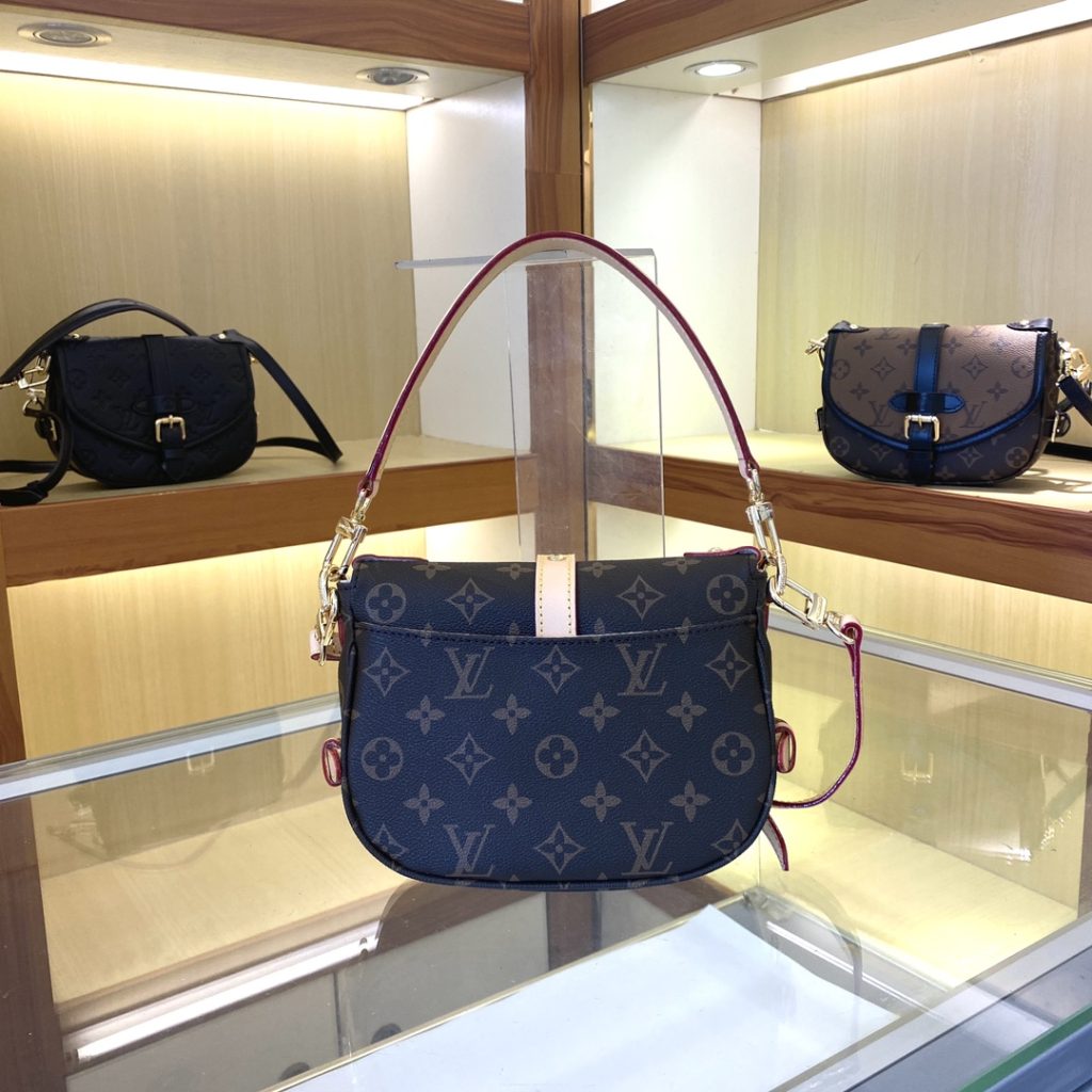 LOUIS VUITTON　ルイヴィトン　ソミュール BB　ショルダーバッグ　モノグラム　ブラウン　レディースバッグ　大人　斜め掛け/手提げバッグ - 画像 2