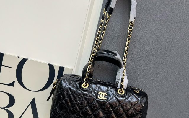 レディースの節約買いに向くショルダーバッグか写真でチェック