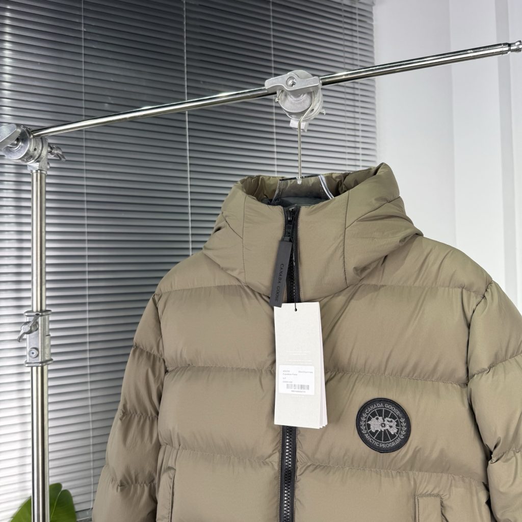 CANADA GOOSE（カナダグース）【超目玉✨】カナダグース ダウンフード付きロングコート 防寒 レディース 高級ダウンジャケット🎀 秋冬必須アイテム🛒 - 画像 3