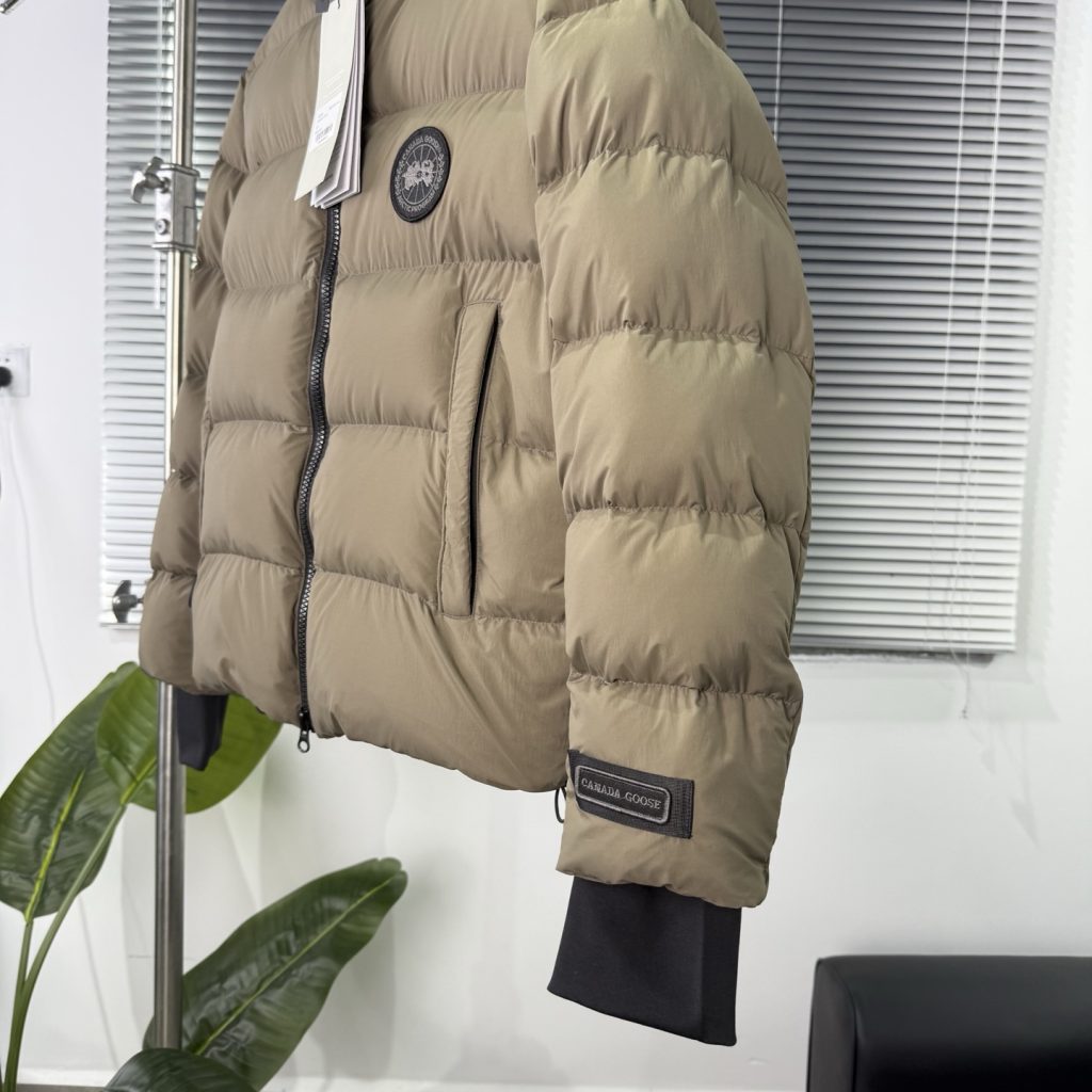 CANADA GOOSE（カナダグース）【超目玉✨】カナダグース ダウンフード付きロングコート 防寒 レディース 高級ダウンジャケット🎀 秋冬必須アイテム🛒 - 画像 4