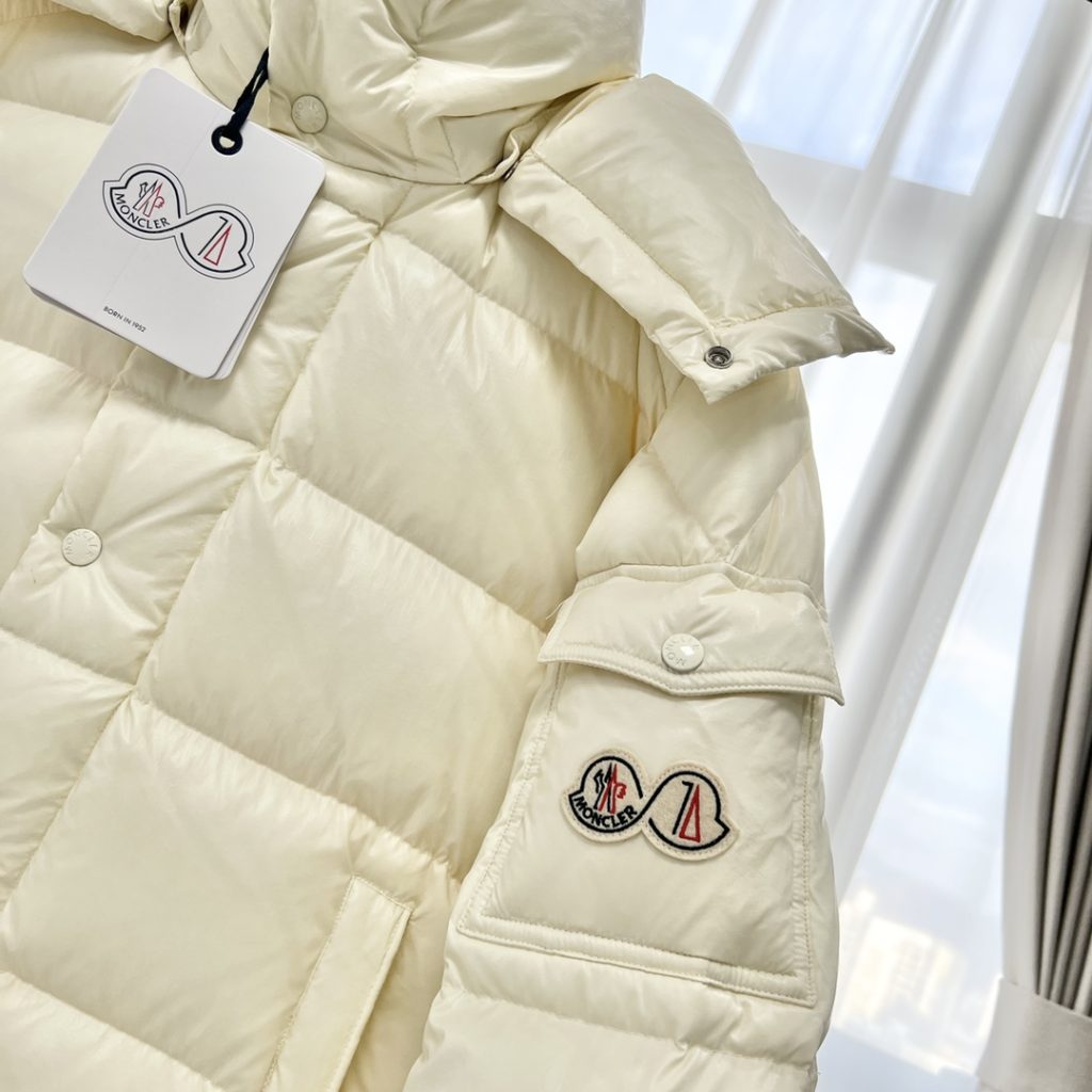 Moncler モンクレールCANADA GOOSE（カナダグース）Moncler モンクレール【MONCLER】モンクレール ダウンジャケット 人気モデル✨ 秋冬必須アイテム🛒 高品質素材☁️ 暖かさ抜群❄️ - 画像 5