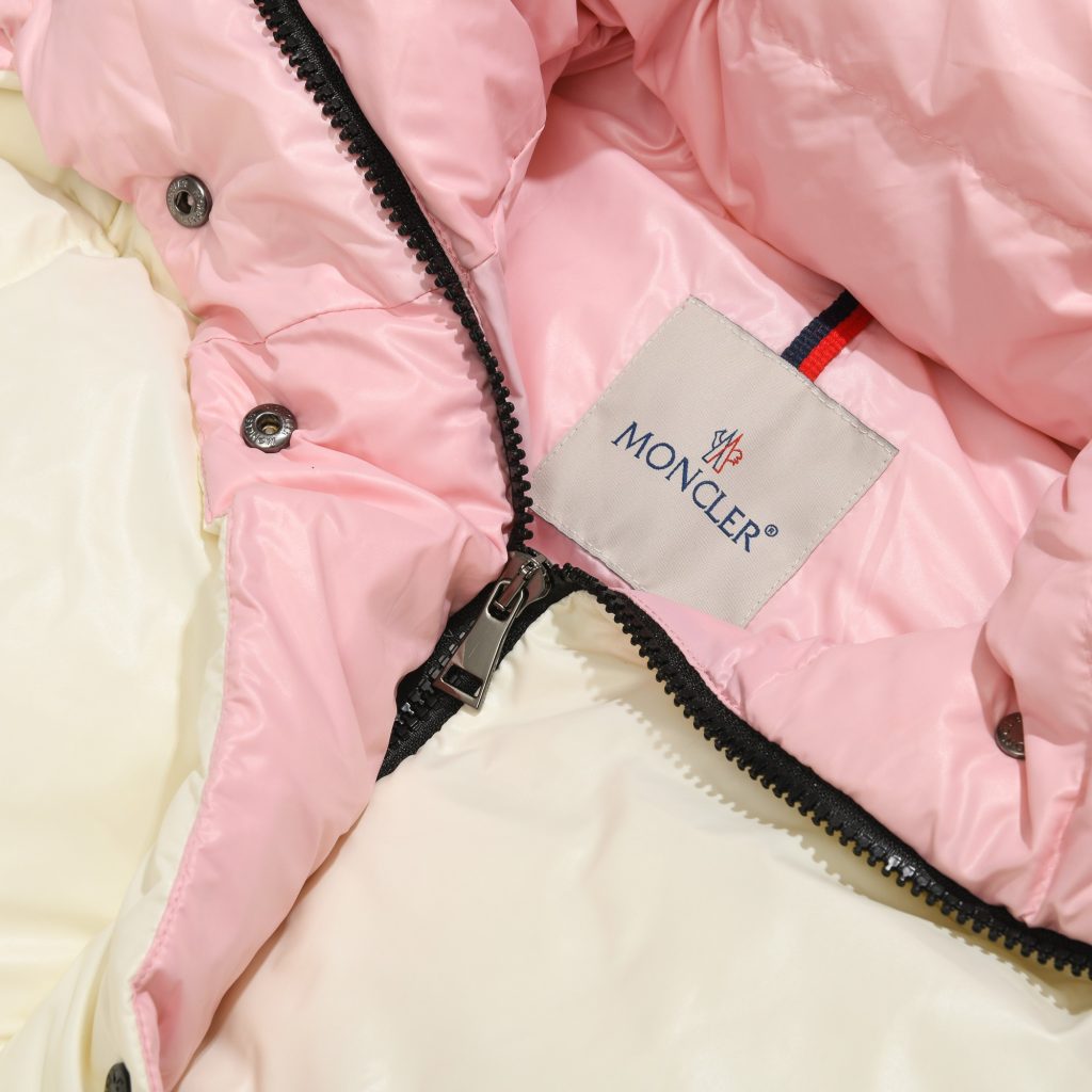 Moncler モンクレール【MONCLER】モンクレール ダウンジャケット 秋冬新作✨ 軽量保温🥊 限定カラー🎨 高級素材🛍️ - 画像 5