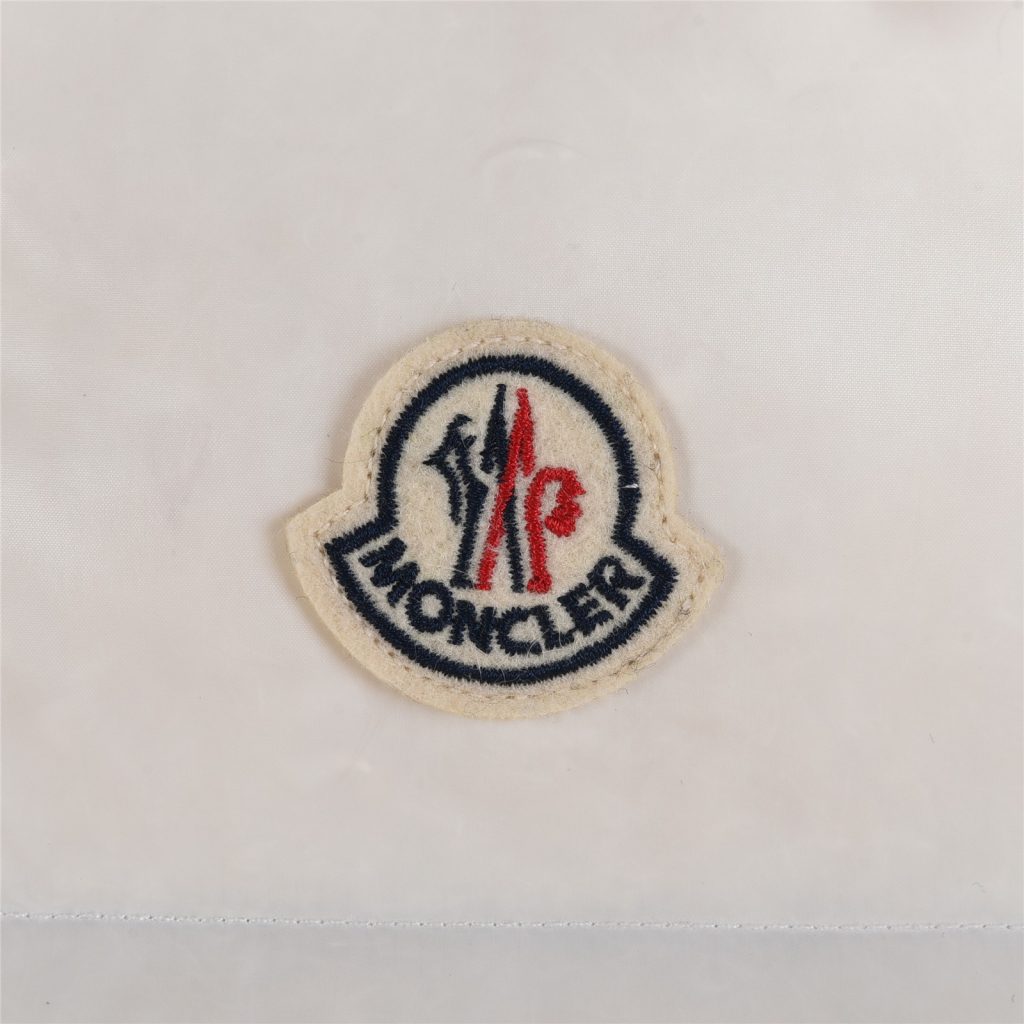 Moncler モンクレール【新作】モンクレール ダウンジャケット レディース✨ 秋冬必須アイテム🕊️ 高級素材使用🎯 保温性抜群🔥 - 画像 5
