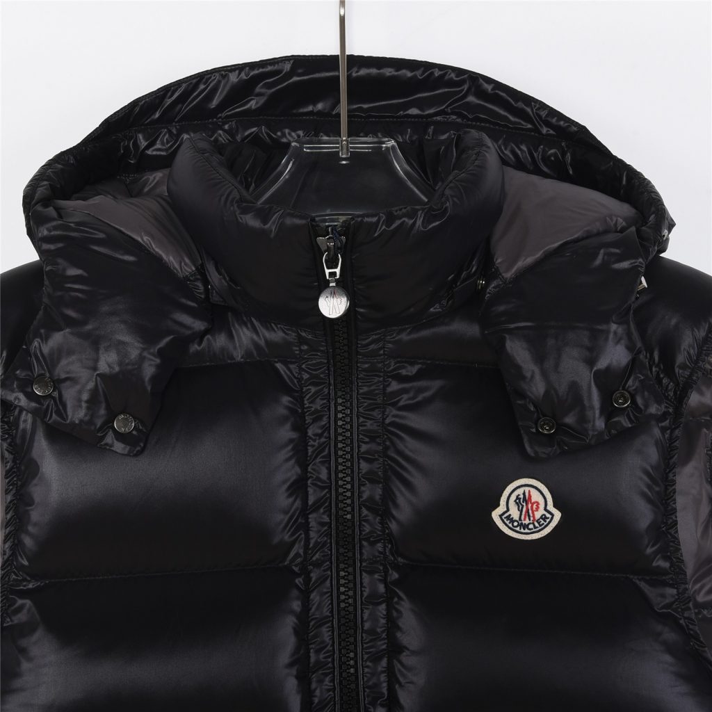 Moncler モンクレール【MONCLER】モンクレール ダウンジャケット レディース✨ 秋冬必須アイテム🎀 高品質 保温性◎🕊️ 大人気モデル💖 - 画像 3