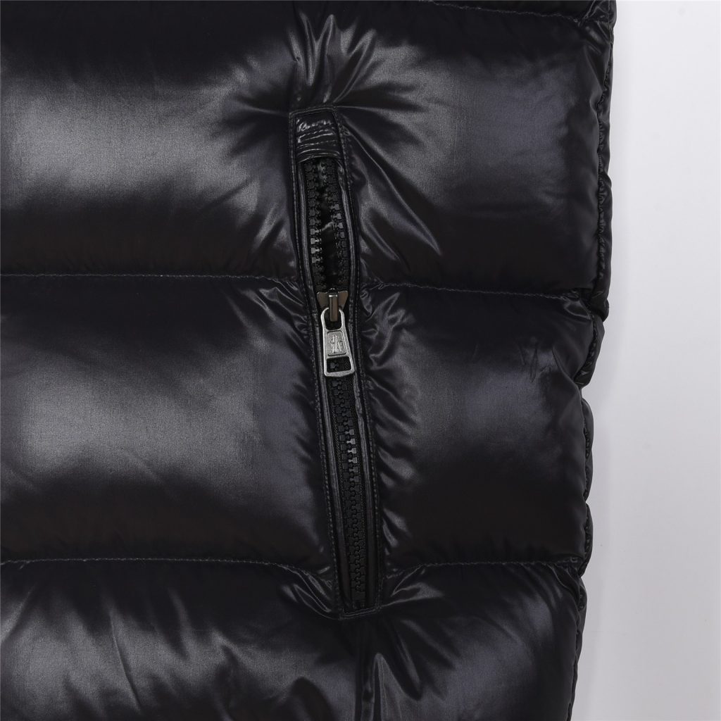 Moncler モンクレール【MONCLER】モンクレール ダウンジャケット レディース✨ 秋冬必須アイテム🎀 高品質 保温性◎🕊️ 大人気モデル💖 - 画像 6
