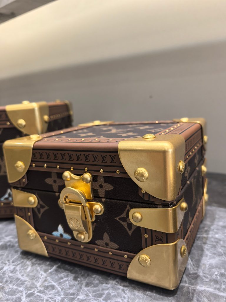 【ロシア民芸品】マトリョーシカ 収納ケース 4サイズセット 手描き細工 高級感のある逸品 ギフトに最適 - 画像 5