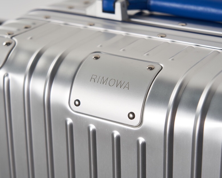 【RIMOWA】オリジナルアルミキャリーケース 2019年限定モデル 本革ハンドル 21サイズ 高級感溢れるスター愛用トランク - 画像 7