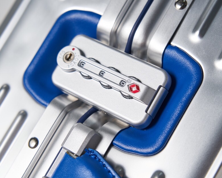 【RIMOWA】オリジナルアルミキャリーケース 2019年限定モデル 本革ハンドル 21サイズ 高級感溢れるスター愛用トランク - 画像 8