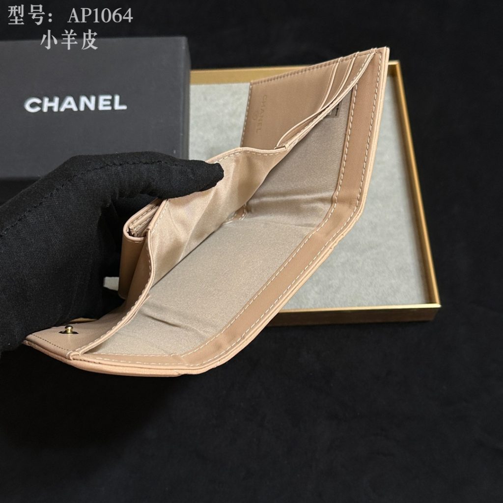 【シャネル】キャビアスキン 長財布 ココマーク金具 上品なブラックのレディースウォレット - 画像 7
