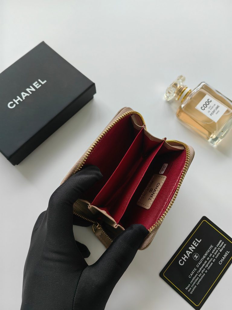 【シャネル】キャビアスキン 長財布 ココマーク金具 上品なブラックレザーのレディースウォレット - 画像 5