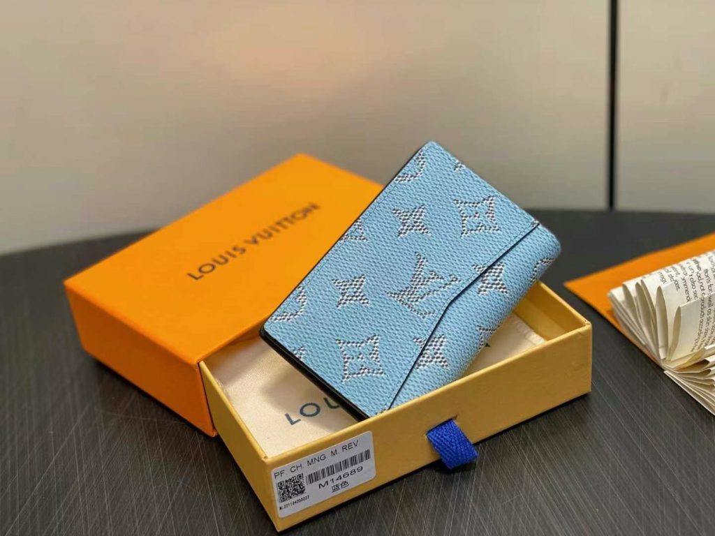 ルイヴィトン(LOUIS VUITTON)長財布 モノグラム柄 クラシックなデザイン 上質なレザー使用 上品で高級感のある逸品です - 画像 3