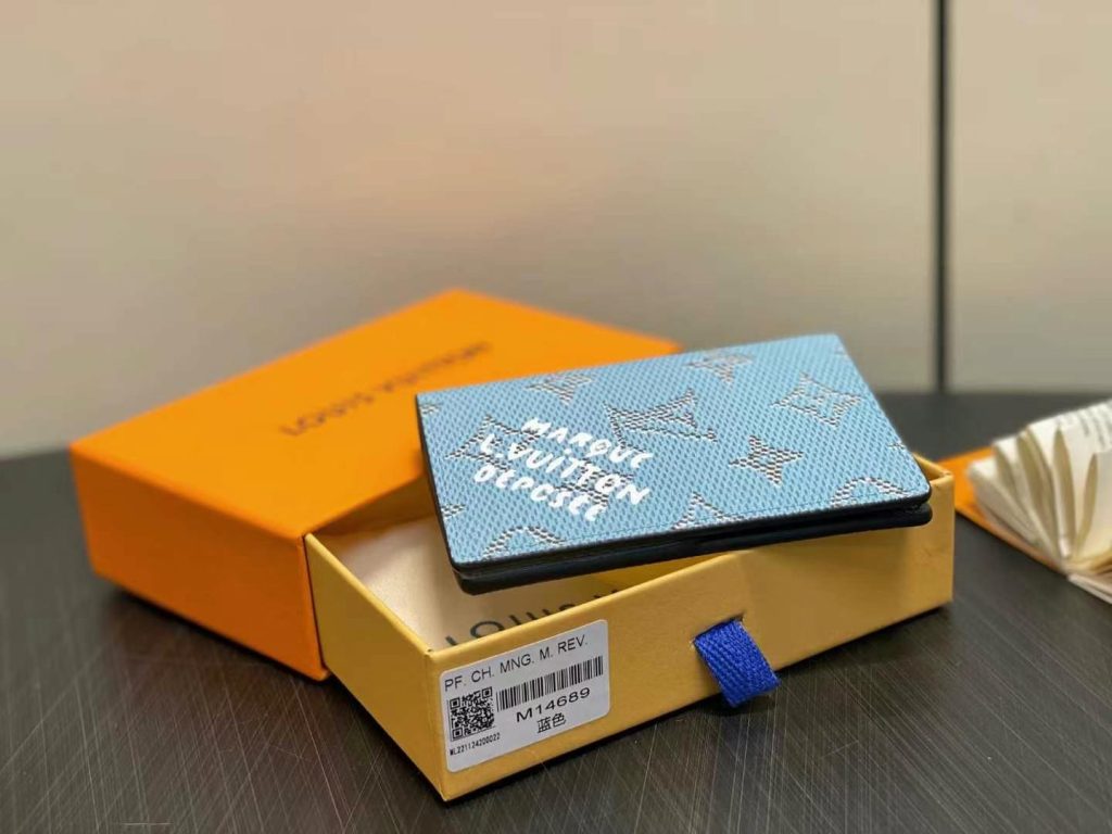 ルイヴィトン(LOUIS VUITTON)長財布 モノグラム柄 クラシックなデザイン 上質なレザー使用 上品で高級感のある逸品です - 画像 5