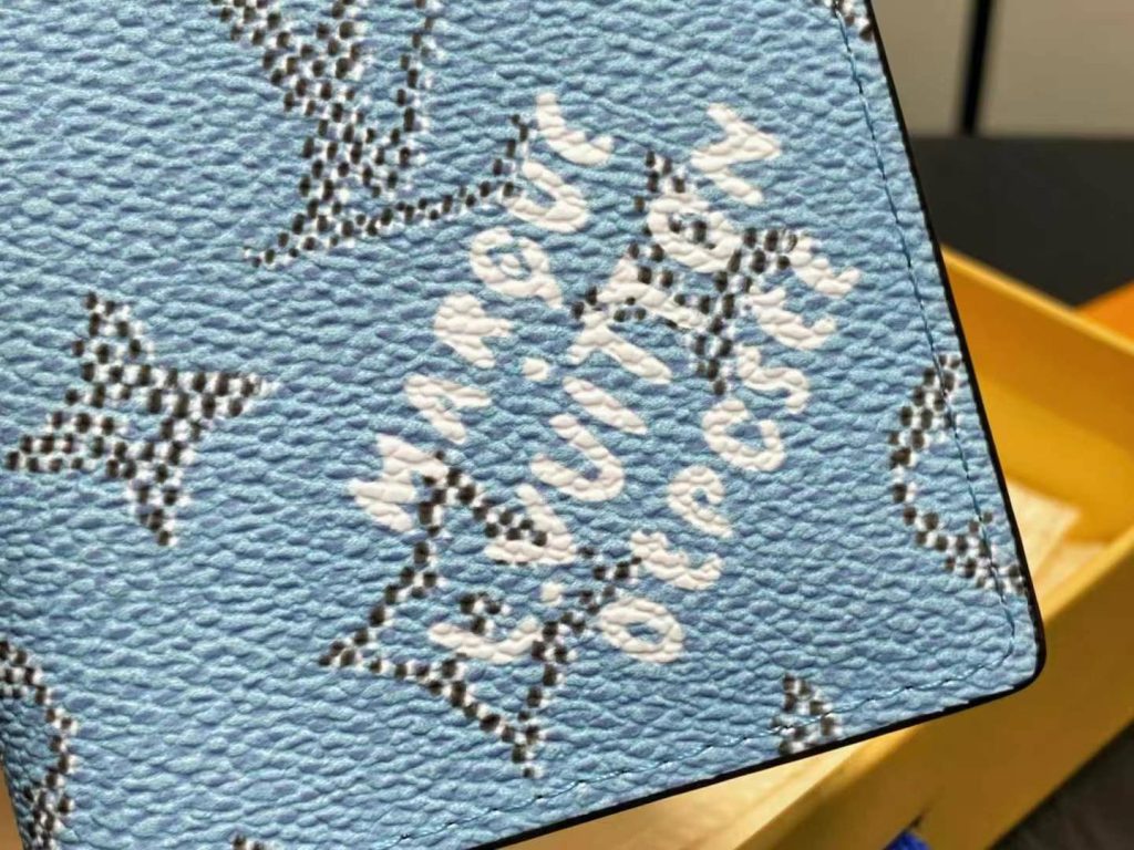 ルイヴィトン(LOUIS VUITTON)長財布 モノグラム柄 クラシックなデザイン 上質なレザー使用 上品で高級感のある逸品です - 画像 6
