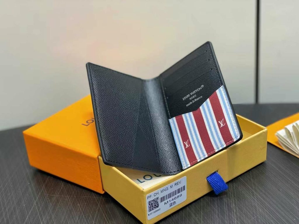 ルイヴィトン(LOUIS VUITTON)長財布 モノグラム柄 クラシックなデザイン 上質なレザー使用 上品で高級感のある逸品です - 画像 7
