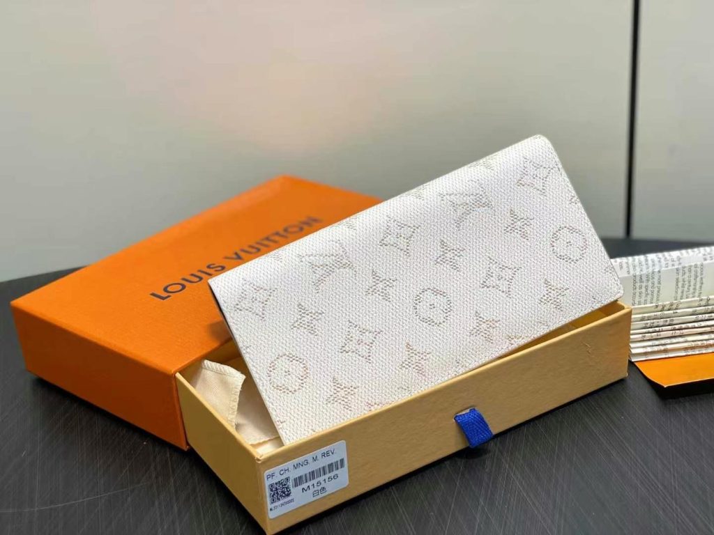 ルイヴィトン(LOUIS VUITTON) 長財布 モノグラム コインホルダー付き クラシックで上質な逸品 - 画像 2