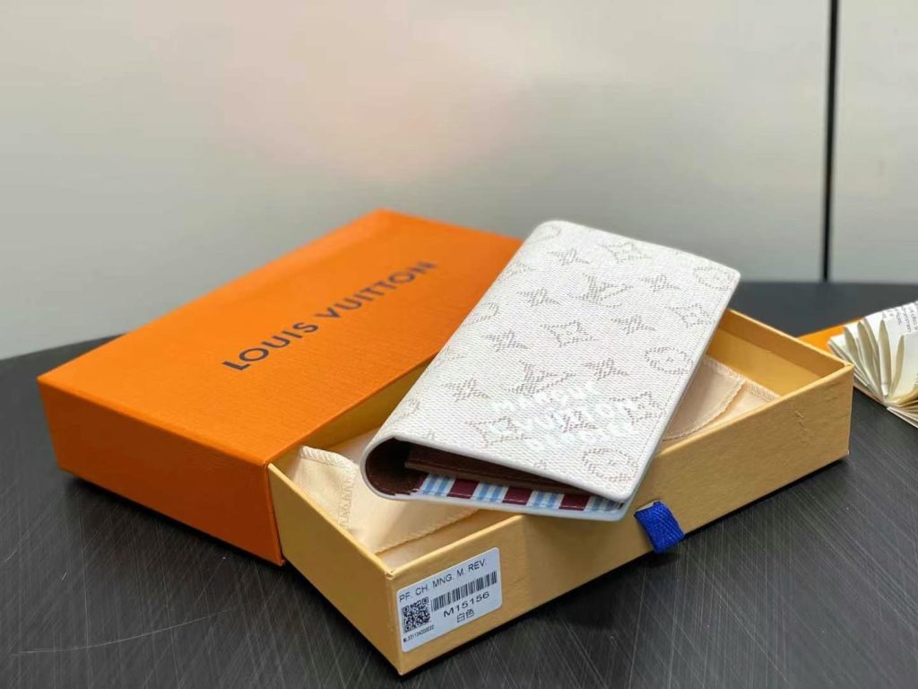 ルイヴィトン(LOUIS VUITTON) 長財布 モノグラム コインホルダー付き クラシックで上質な逸品 - 画像 3