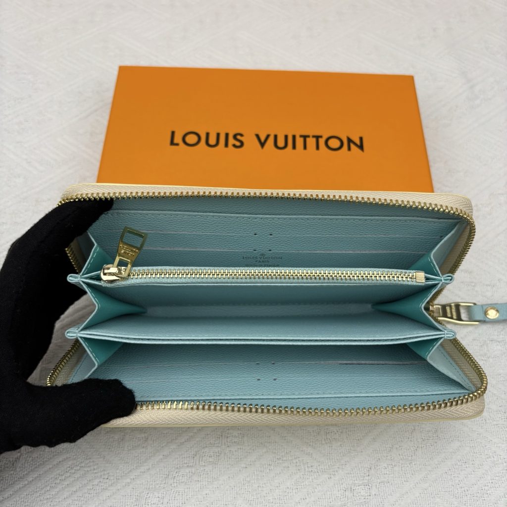 ルイヴィトン（LOUIS VUITTON） 長財布 モノグラム クラシックなデザイン 上品で高級感あふれる本革の逸品 - 画像 6
