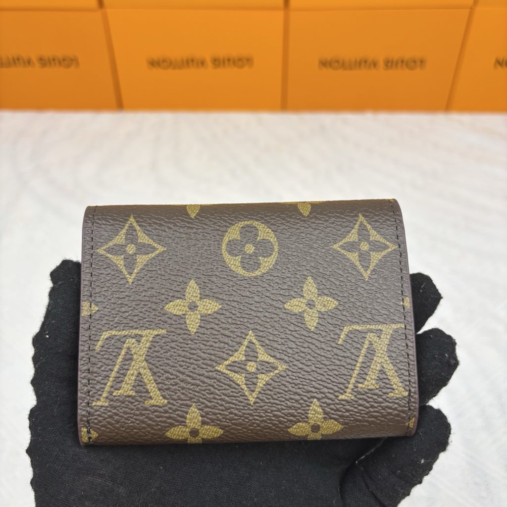 ルイヴィトン 長財布 モノグラム コインポケット付き クラシックで上品なデザイン 高級感あふれる逸品 - 画像 2