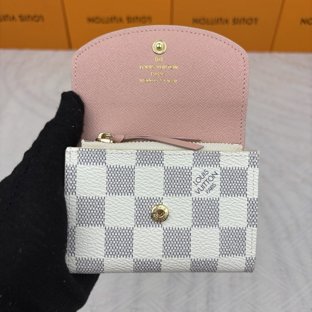 ルイヴィトン（LOUIS VUITTON） 長財布 モノグラム柄 クラシックなデザイン 金具が美しい 上品で高級感のある一品 - 画像 5