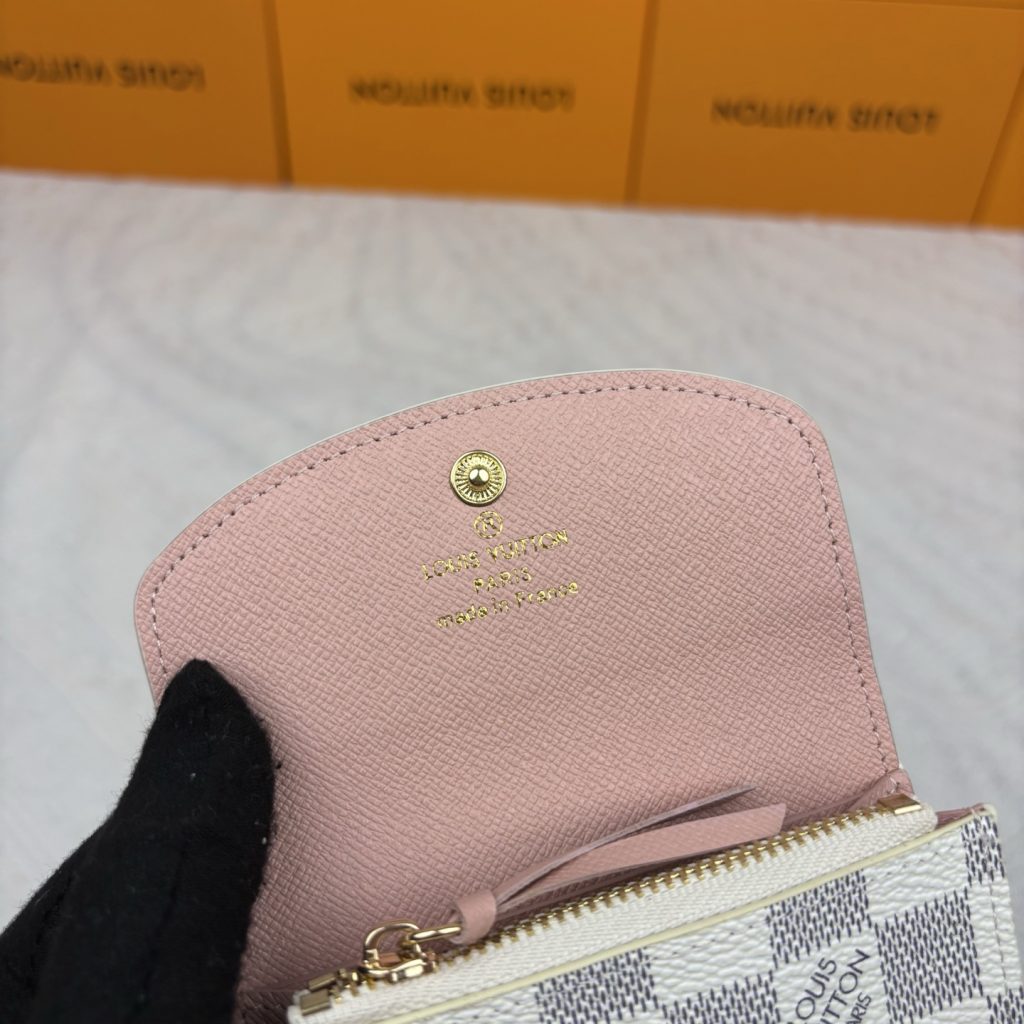 ルイヴィトン（LOUIS VUITTON） 長財布 モノグラム柄 クラシックなデザイン 金具が美しい 上品で高級感のある一品 - 画像 7