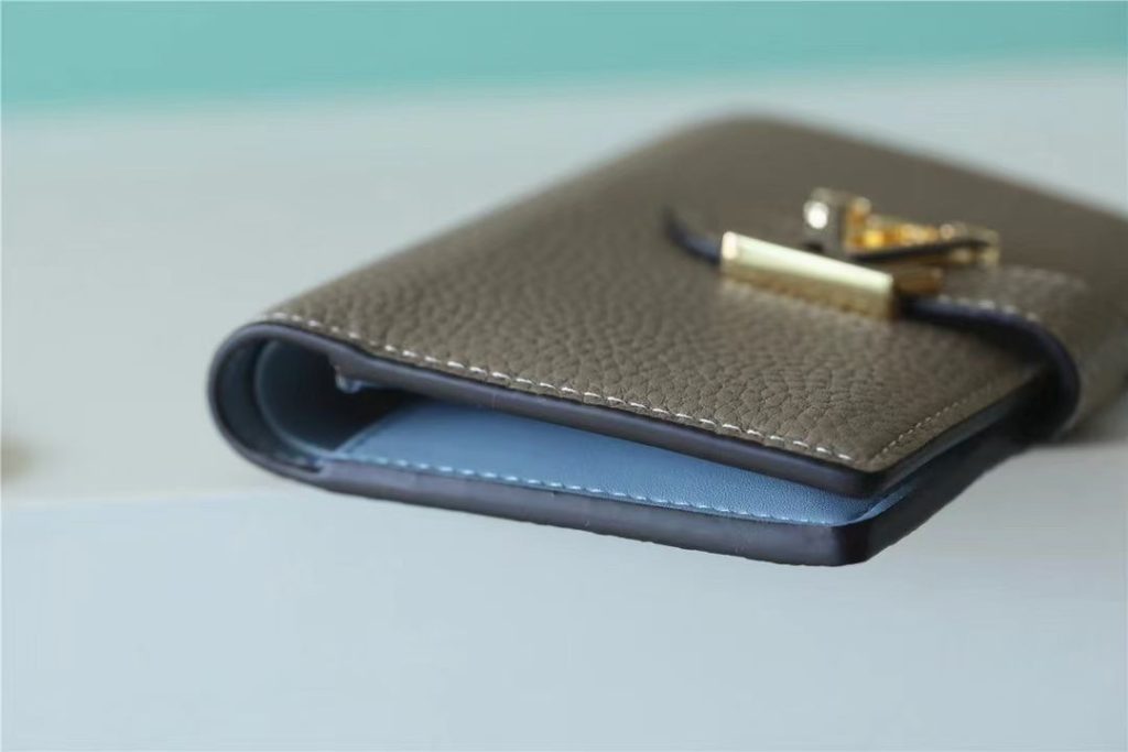 ルイヴィトン（LOUIS VUITTON） 長財布 モノグラム クラシックなデザイン 金具美品 上品で高級感のある逸品です - 画像 4