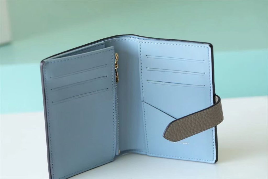 ルイヴィトン（LOUIS VUITTON） 長財布 モノグラム クラシックなデザイン 金具美品 上品で高級感のある逸品です - 画像 6