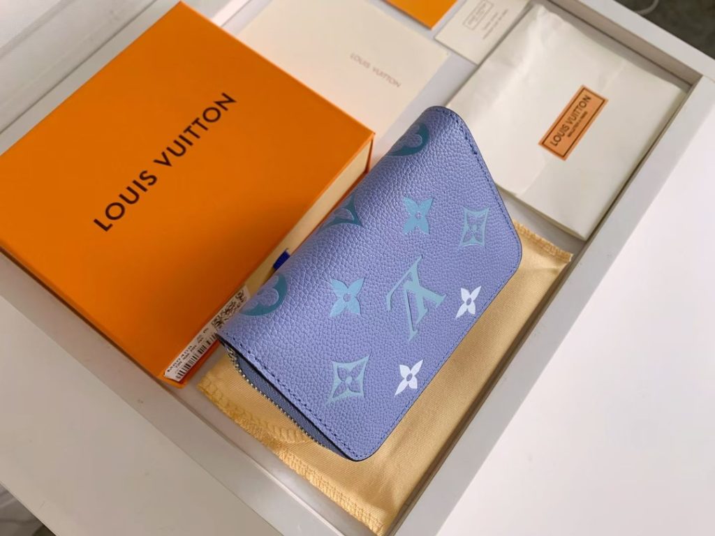 ルイヴィトン(LOUIS VUITTON) 長財布 モノグラム柄 クラシックなデザイン 金具が美しい 上品で高級感のある逸品です - 画像 4