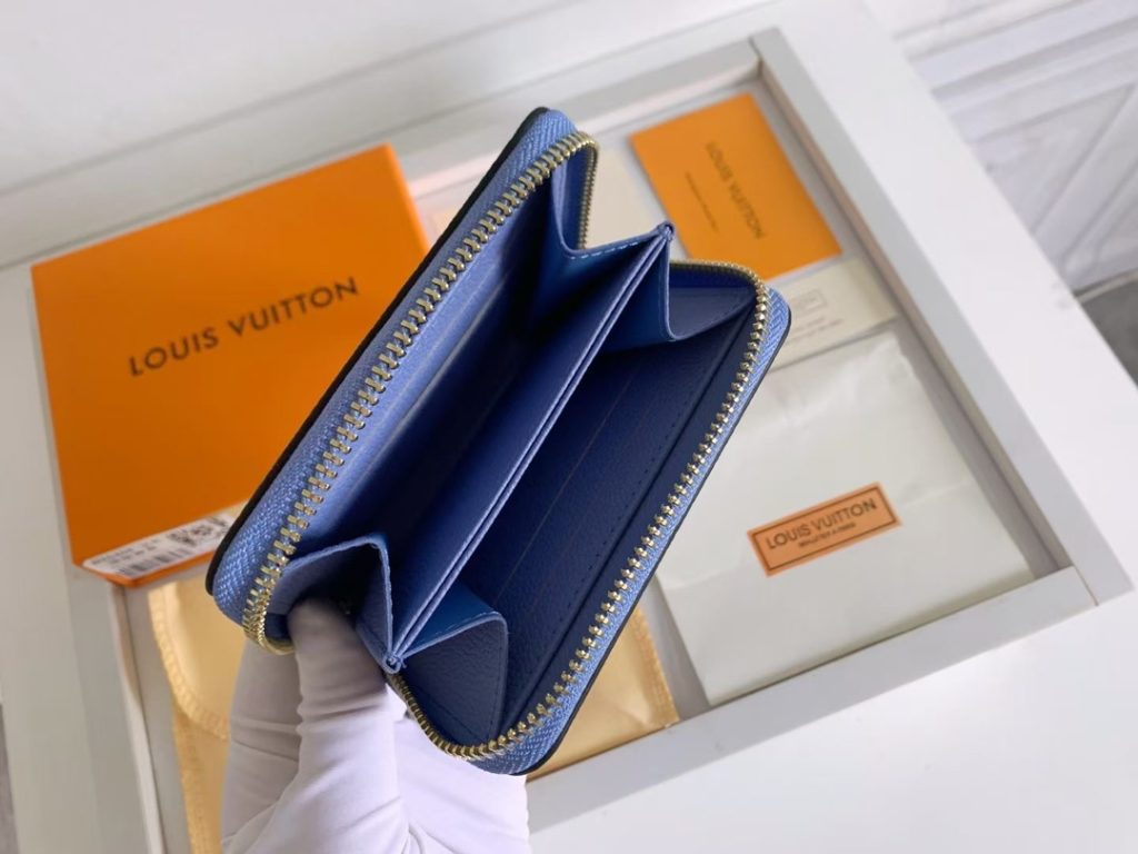 ルイヴィトン(LOUIS VUITTON) 長財布 モノグラム柄 クラシックなデザイン 金具が美しい 上品で高級感のある逸品です - 画像 6