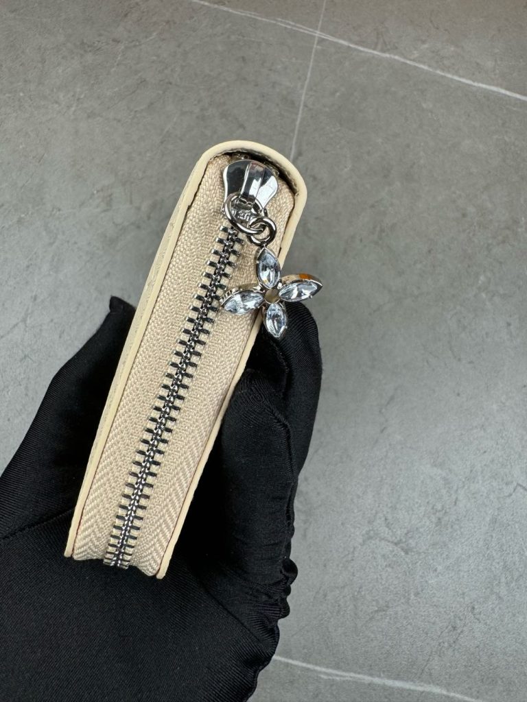 ルイ・ヴィトン モノグラムキャンバス 上質な長財布 ビジネスから普段使いまで重宝する定番モデル - 画像 5