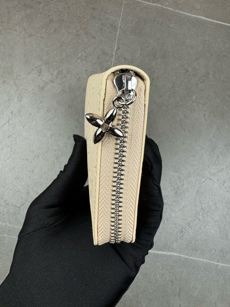 ルイ・ヴィトン モノグラムキャンバス 上質な長財布 ビジネスから普段使いまで重宝する定番モデル - 画像 6