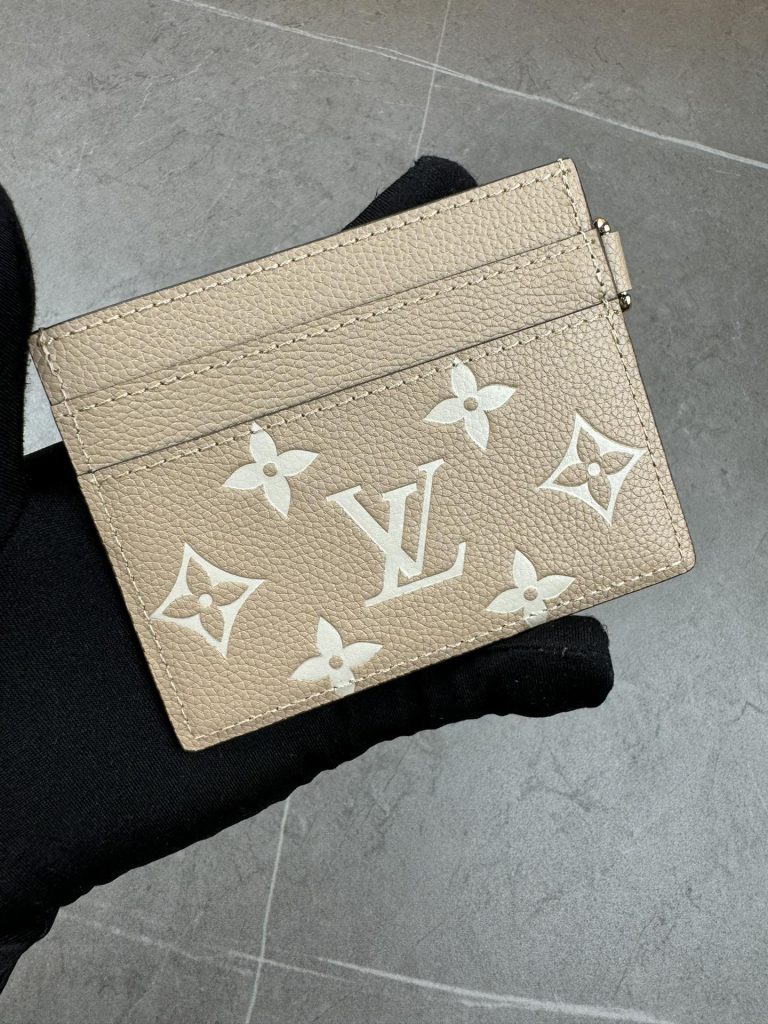 ルイ・ヴィトン モノグラムキャンバス 上品な長財布 洗練されたデザインでギフトにも最適 - 画像 2