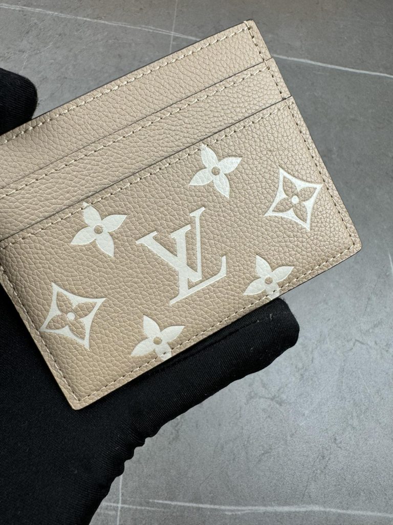 ルイ・ヴィトン モノグラムキャンバス 上品な長財布 洗練されたデザインでギフトにも最適 - 画像 5