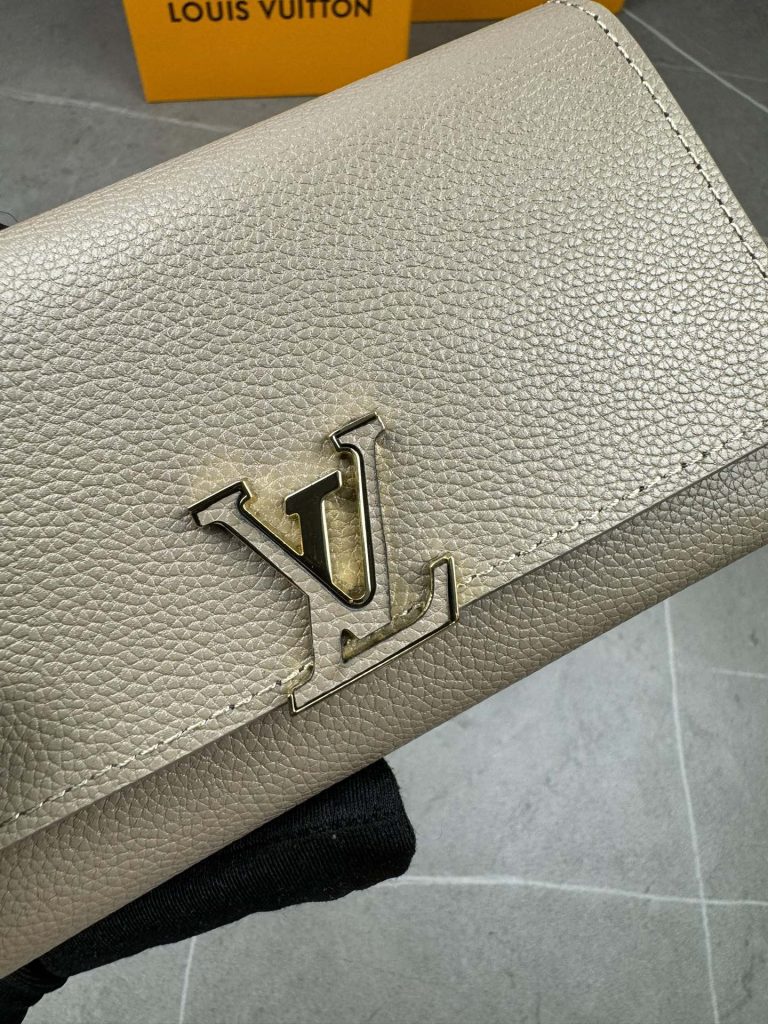 ルイ・ヴィトン モノグラムキャンバス 上質な長財布 ビジネスからフォーマルまで幅広くお使いいただけます - 画像 3