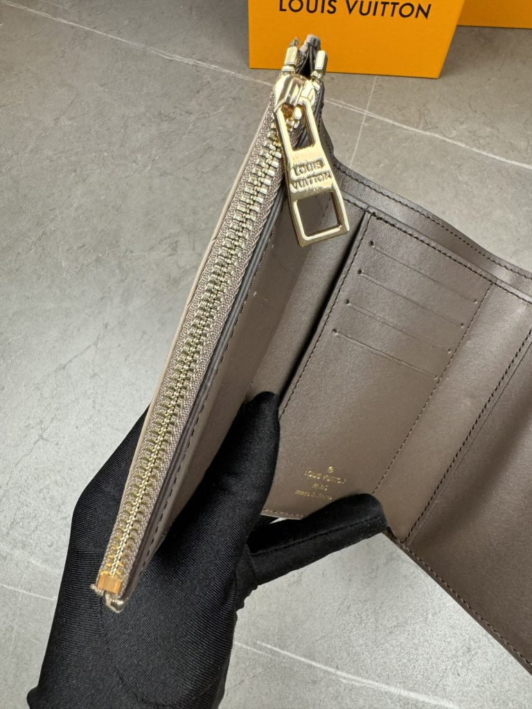 ルイ・ヴィトン モノグラムキャンバス 上質な長財布 ビジネスからフォーマルまで幅広くお使いいただけます - 画像 6