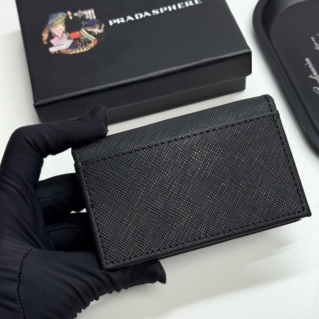 プラダ モノグラムキャンバス 上品な長財布 レディース ギフトにも最適な定番モデル - 画像 4