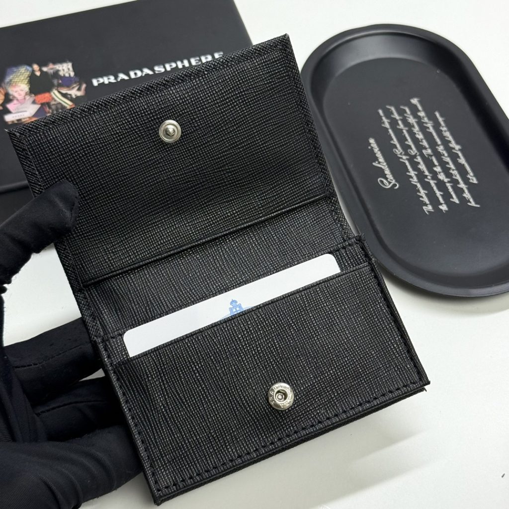 プラダ モノグラムキャンバス 上品な長財布 レディース ギフトにも最適な定番モデル - 画像 6