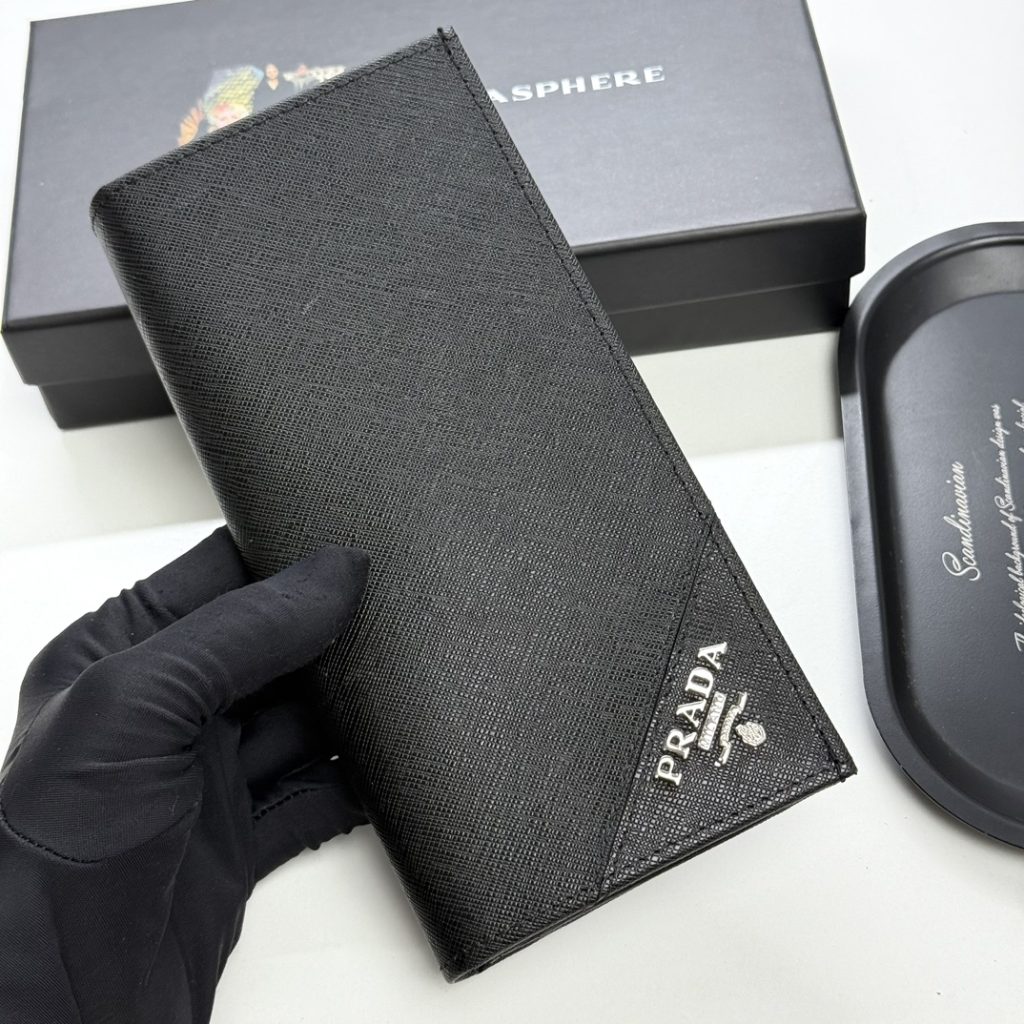 プラダ モノグラムキャンバス 上質な長財布 レディースに人気の定番モデル ギフトにも最適 - 画像 2