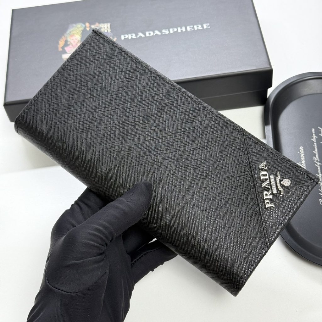 プラダ モノグラムキャンバス 上質な長財布 レディースに人気の定番モデル ギフトにも最適 - 画像 3