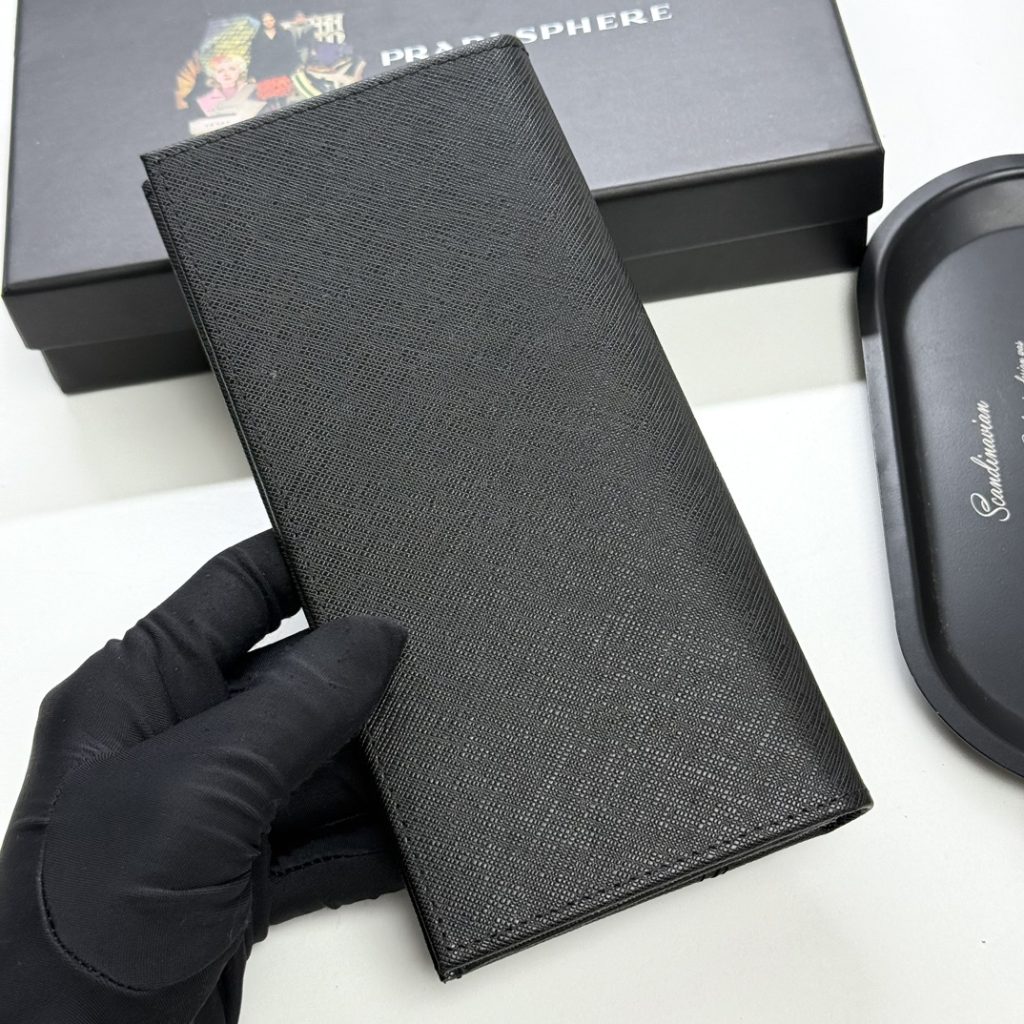 プラダ モノグラムキャンバス 上質な長財布 レディースに人気の定番モデル ギフトにも最適 - 画像 4
