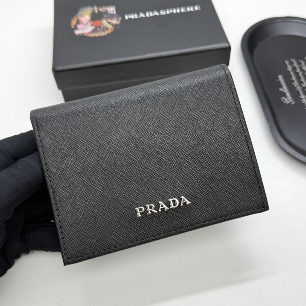 プラダ モノグラムキャンバス 上品な長財布 レディースギフトにも最適な定番モデル - 画像 2