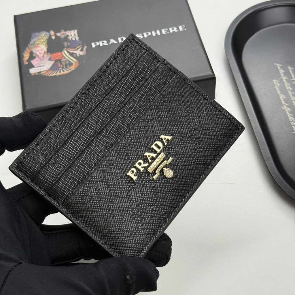 プラダ モノグラムキャンバス 上品で使いやすい長財布 レディースのギフトにも最適 - 画像 2