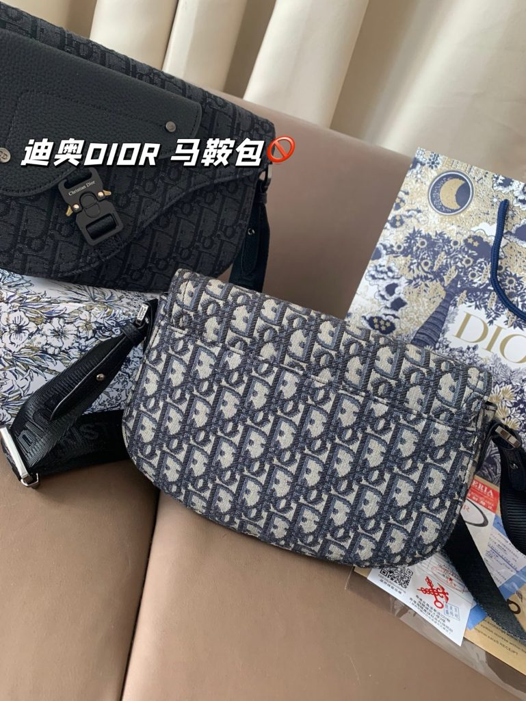 Diorディオール ショルダーバッグ 上品なモノグラムキャンバス レディースに人気の長く愛用できるデザイン - 画像 4