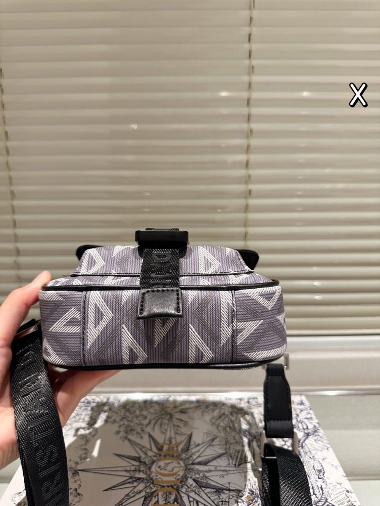 Diorディオール ショルダーバッグ 上質なモノグラムキャンバス 洗練されたデザイン レディースに人気の定番モデル - 画像 7