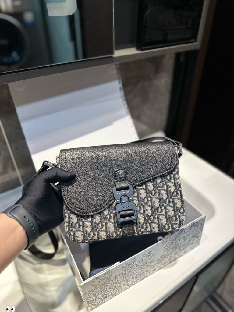 Diorディオール ショルダーバッグ 洗練されたモノグラムキャンバス レディースに人気の上品なデザイン - 画像 5